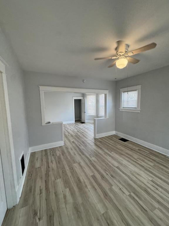 569 Flatt Ter - Photo 3 of 8