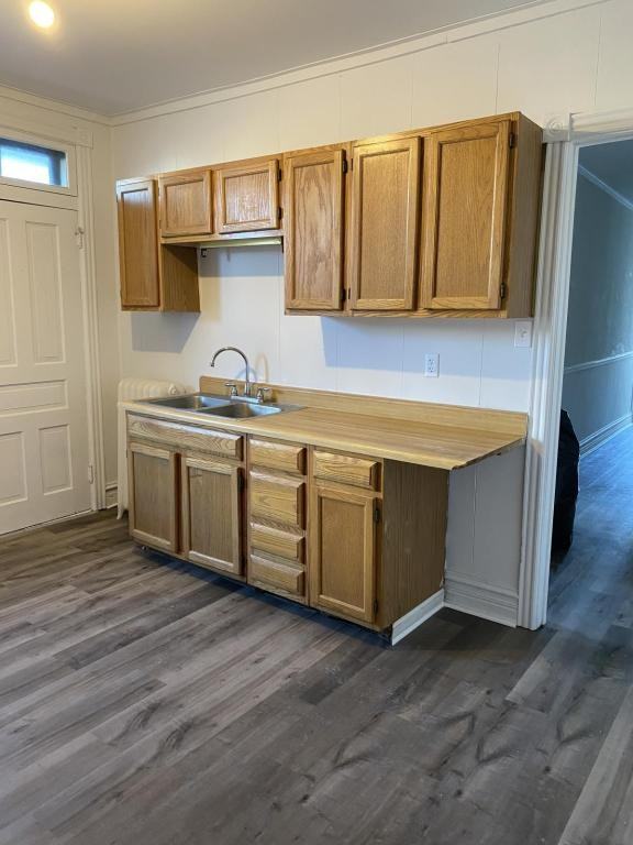 741 Mifflin St - Photo 4 of 12