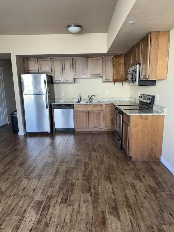 140 E 1st St - Photo 3 of 11