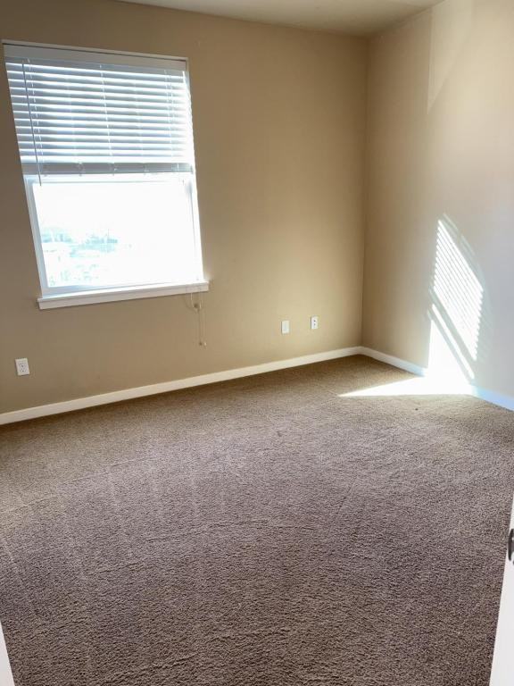 140 E 1st St - Photo 5 of 11