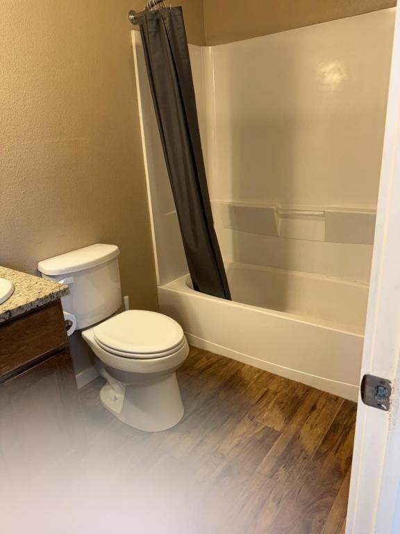 140 E 1st St - Photo 7 of 11