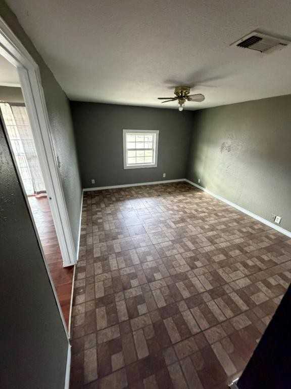 2531 Powell Dr - Photo 3 of 12