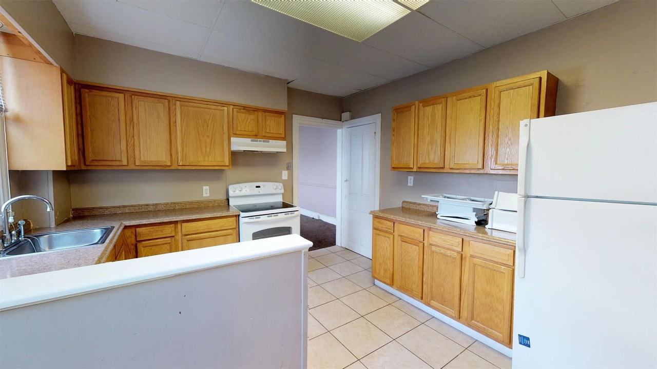 112 Garden St #1 - Photo 2 of 13