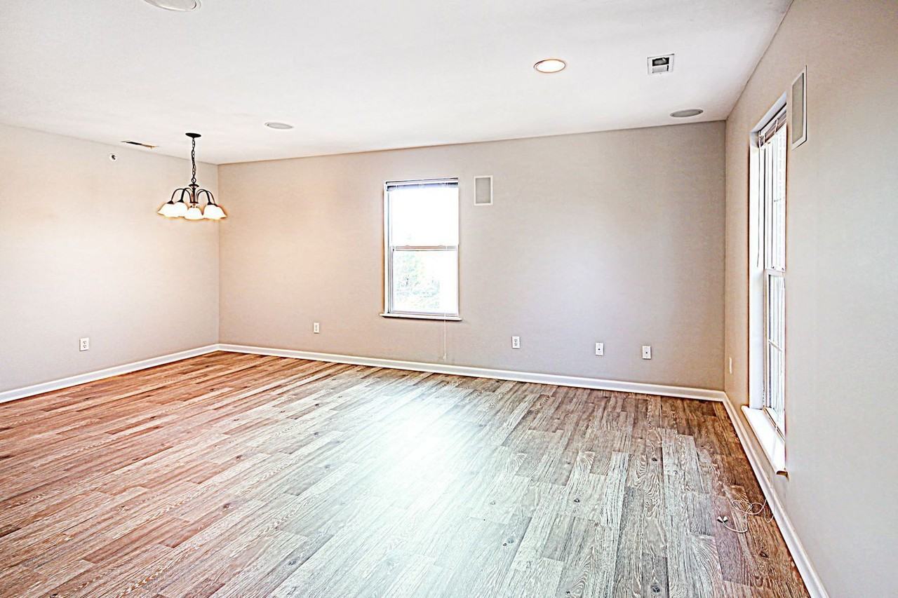 310 Stonewall Creek Dr - Photo 5 of 25