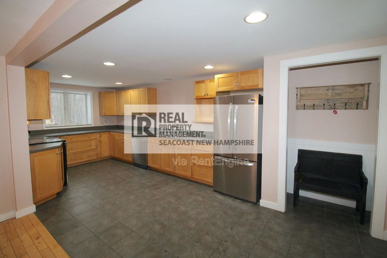 182 Madbury Rd - Photo 6 of 33