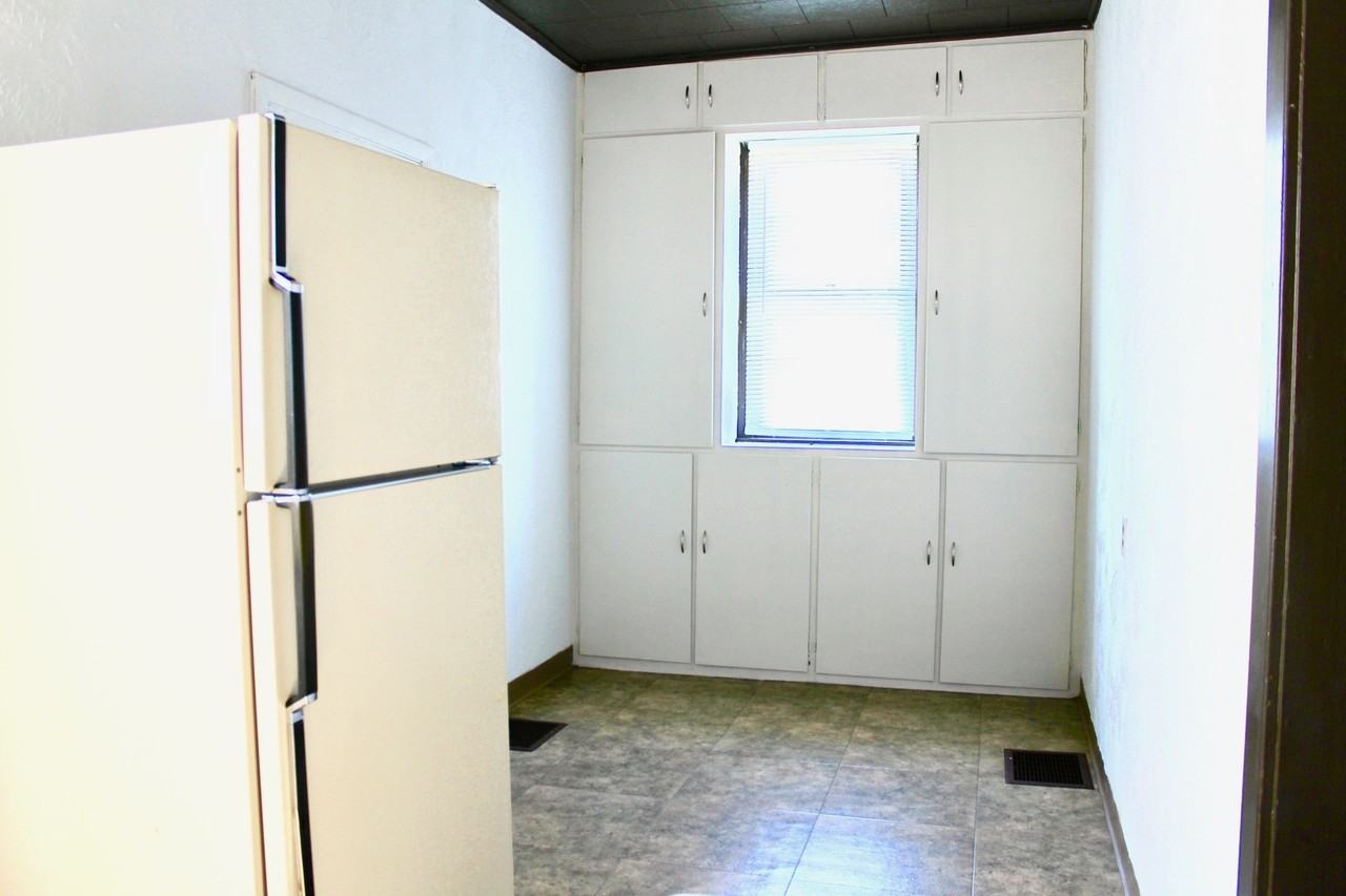 518 Union Ave #1 - Photo 4 of 19