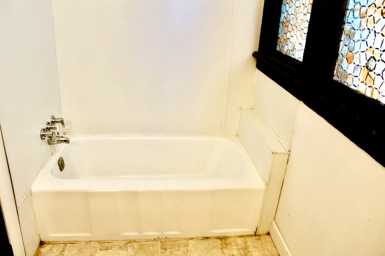 518 Union Ave #1 - Photo 4 of 19