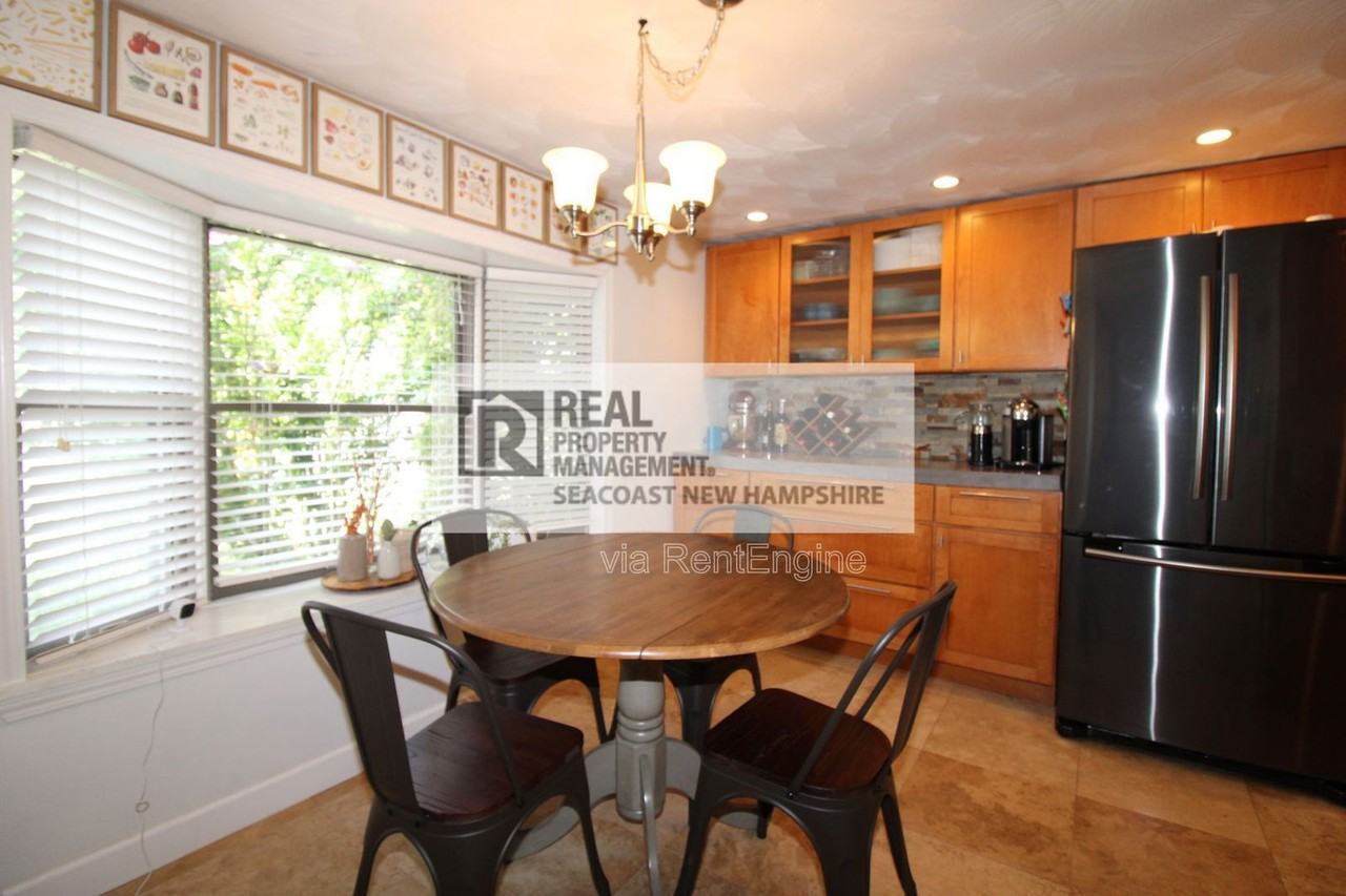 203 Piscassic St - Photo 5 of 19