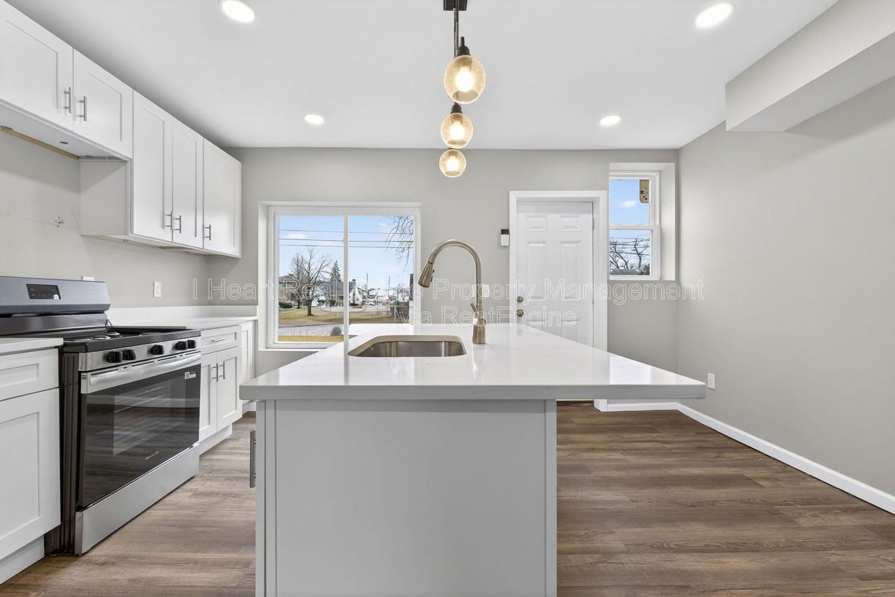 1153 E 20th Ave - Photo 7 of 23