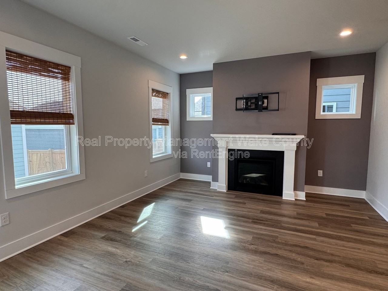 1328 Barreto Dr - Photo 3 of 32