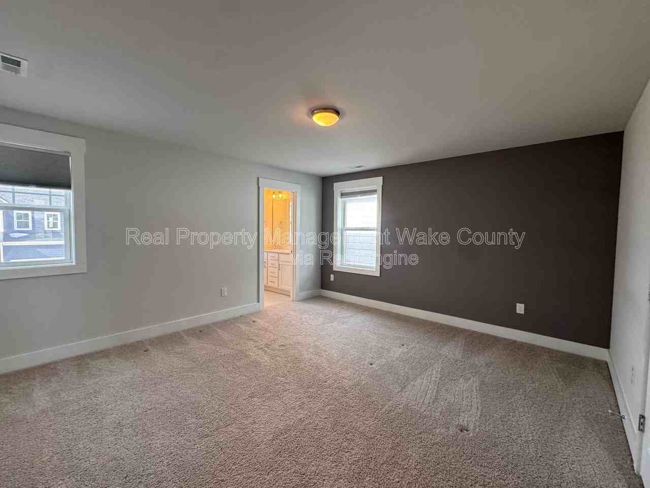 1328 Barreto Dr - Photo 6 of 32