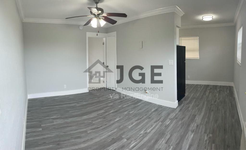 3128 Sw 12th Pl #3 - Photo 4 of 7
