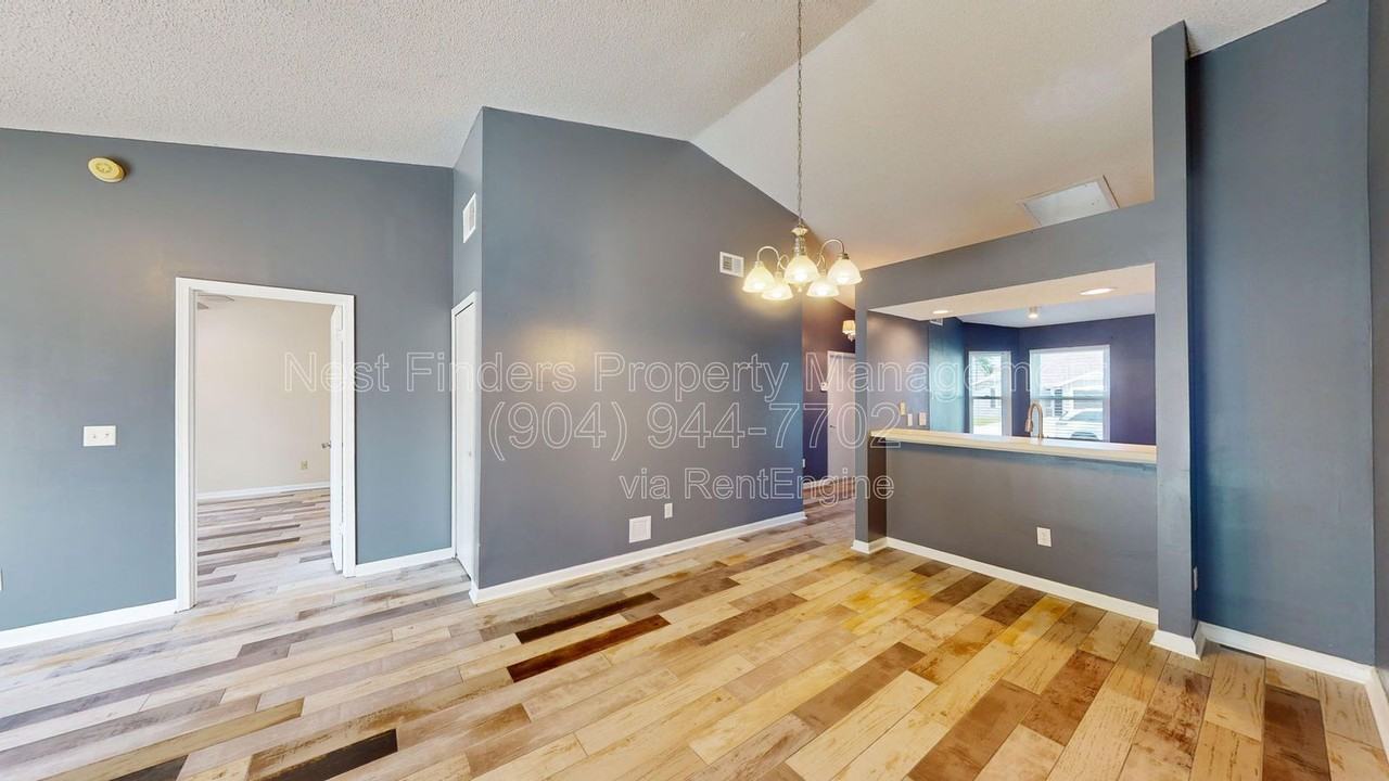 2476 Spring Vale Rd - Photo 5 of 21