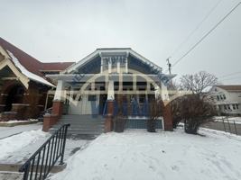 featured image of 642 E Conway St