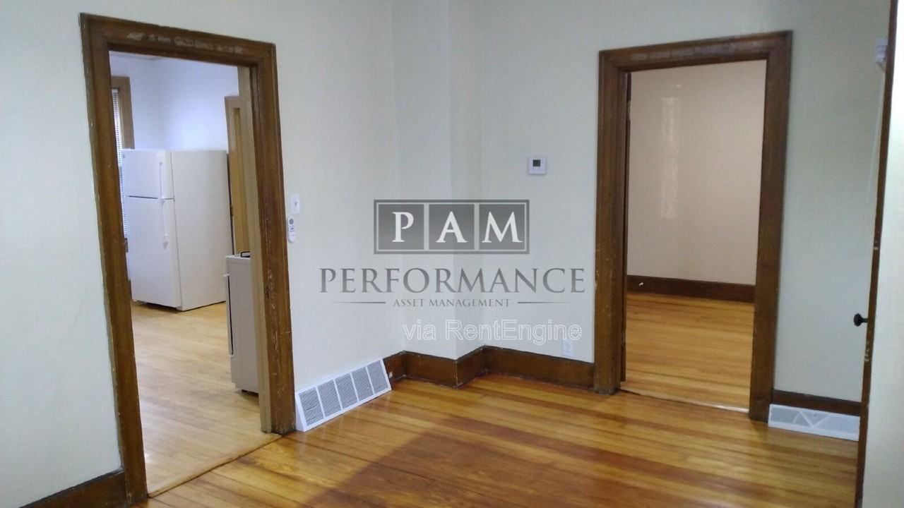 902 E Chambers St - Photo 3 of 14