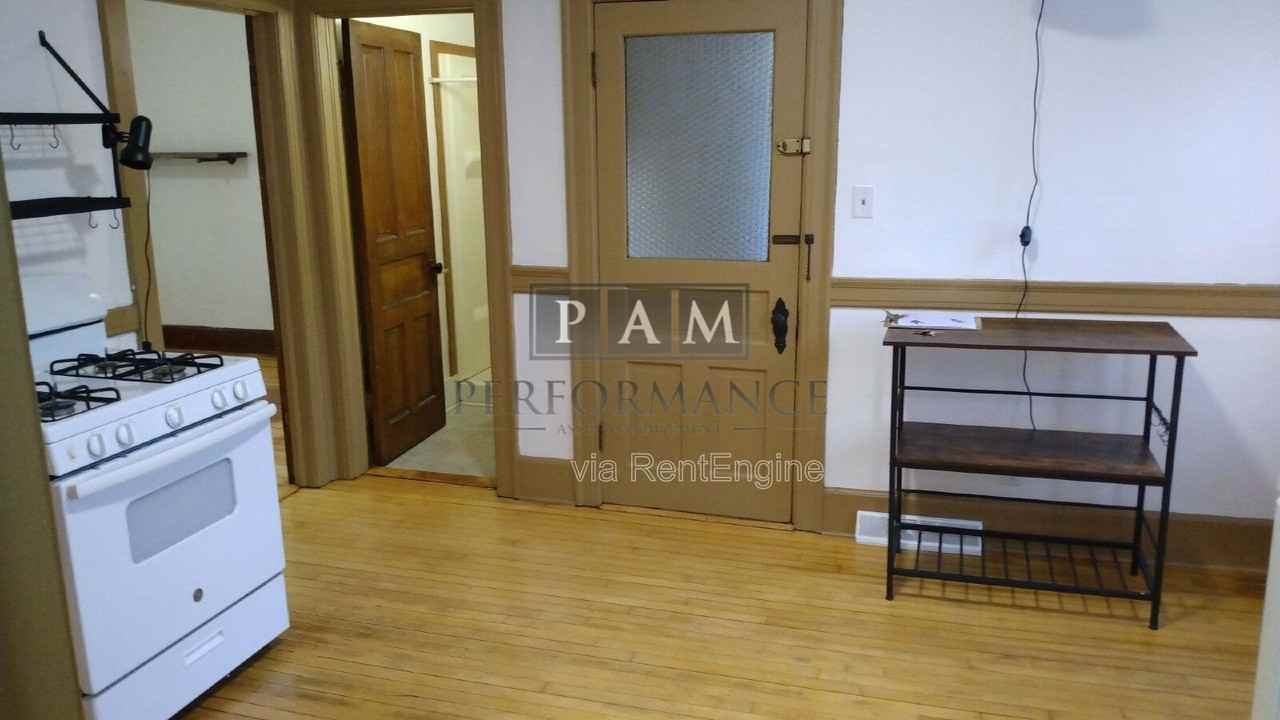 902 E Chambers St - Photo 6 of 14