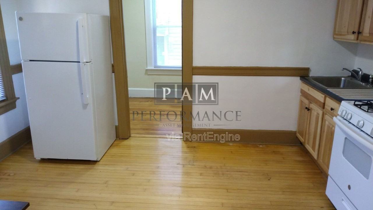 902 E Chambers St - Photo 7 of 14