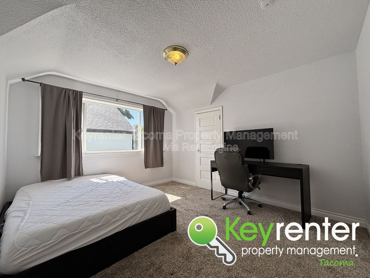 8434 Tacoma Ave S #3 - Photo 2 of 4