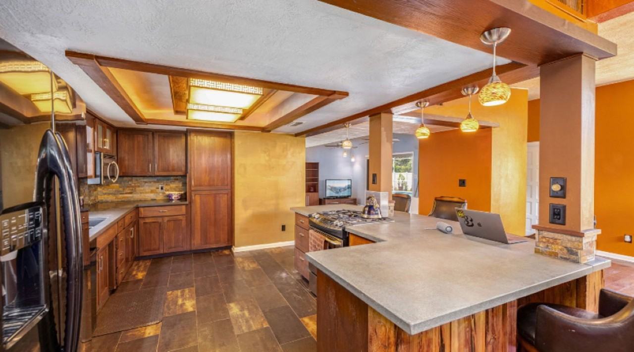 1483 Glastonberry Rd - Photo 5 of 25