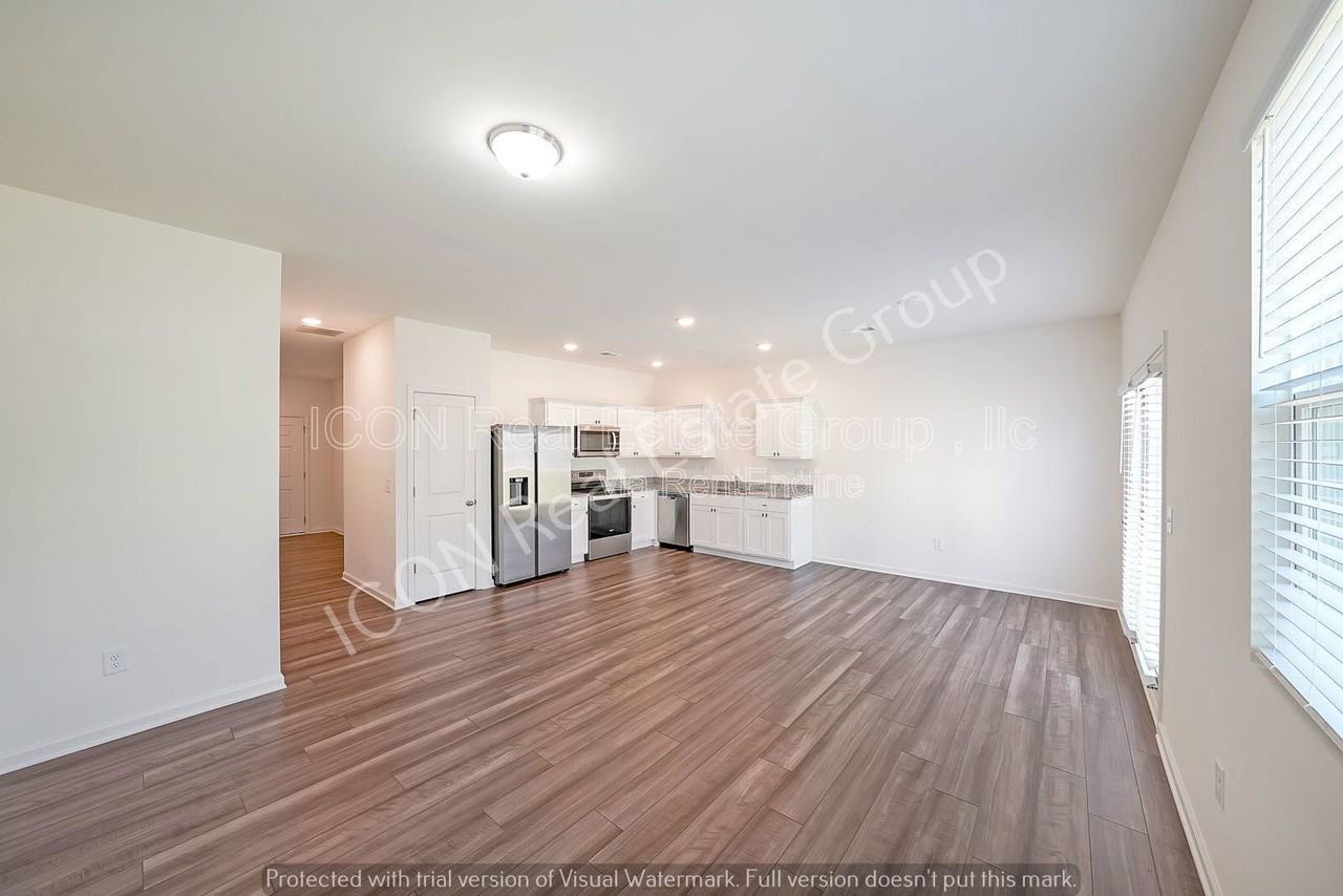 428 Union Station St - Photo 5 of 23