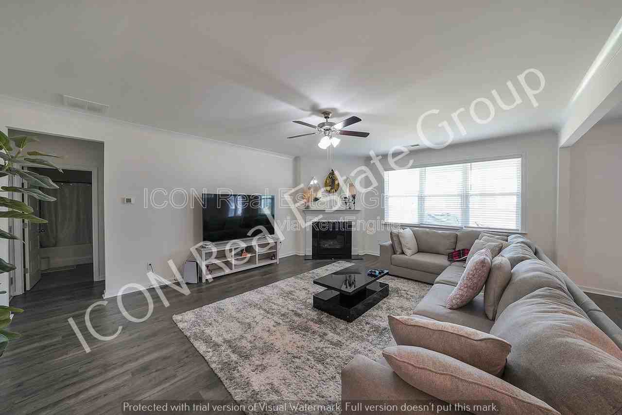 3349 English Elm Way - Photo 6 of 28