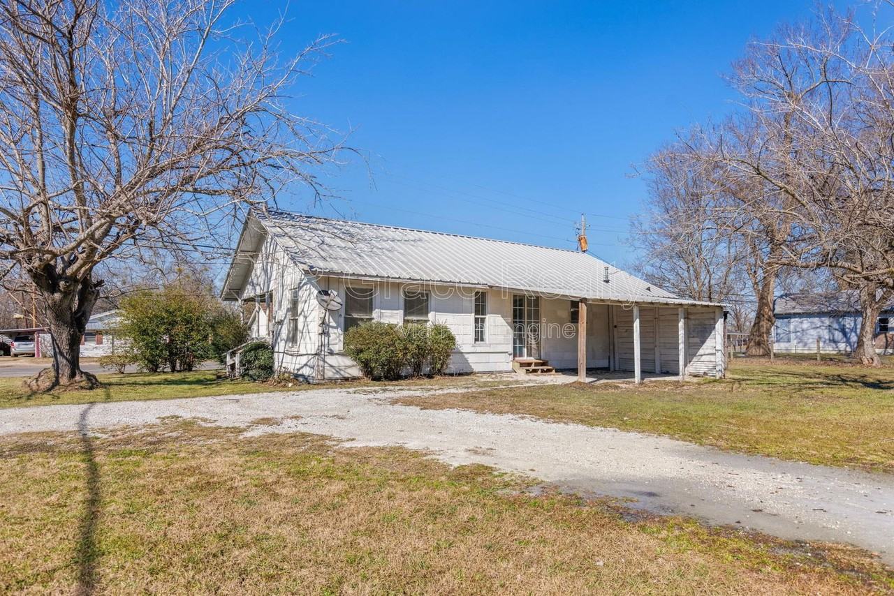 517 Parkside Dr - Photo 5 of 22