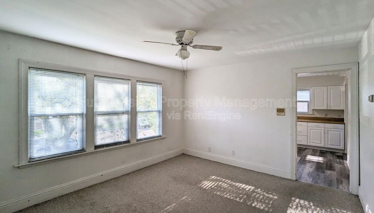 607 Walnut St #4 - Photo 5 of 6