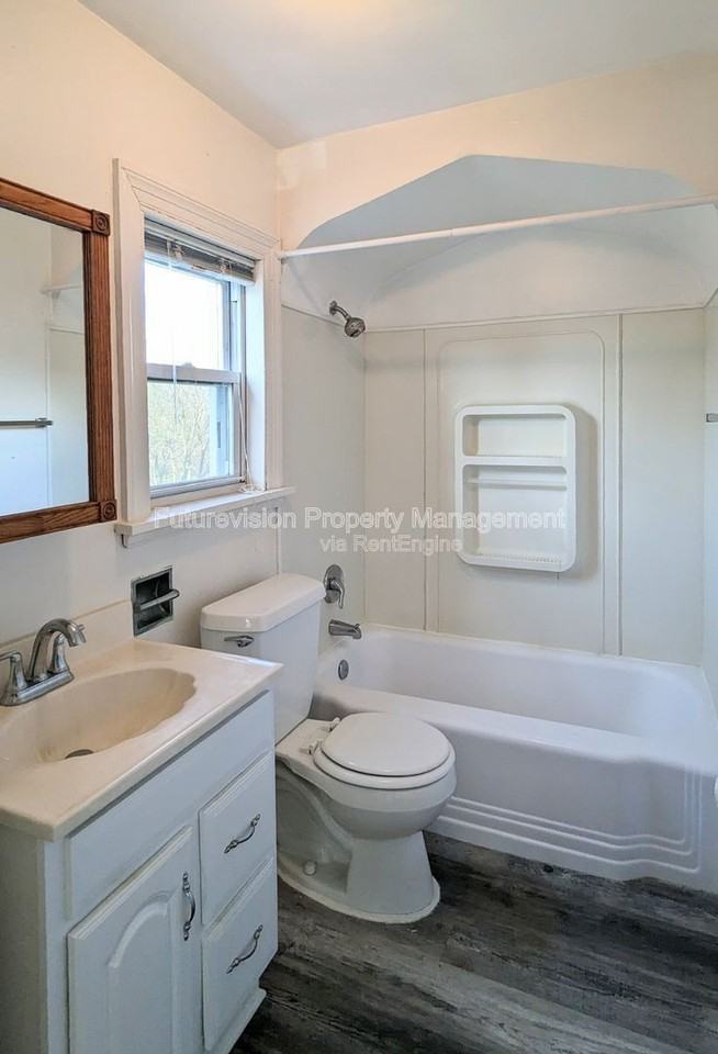 607 Walnut St #4 - Photo 6 of 6