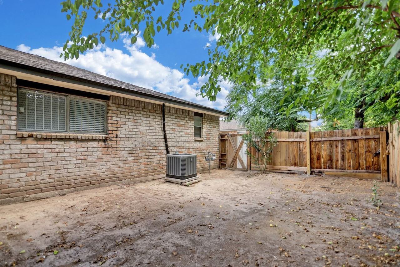 12609 Veterans Memorial Dr #A - Photo 7 of 10