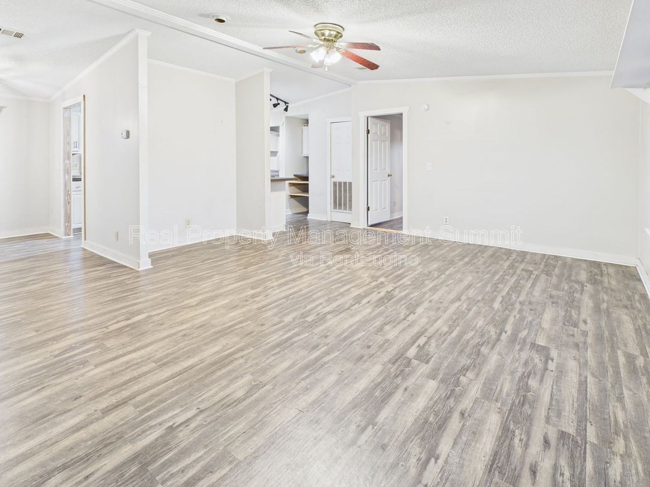 15 Hayfield Ln - Photo 4 of 22