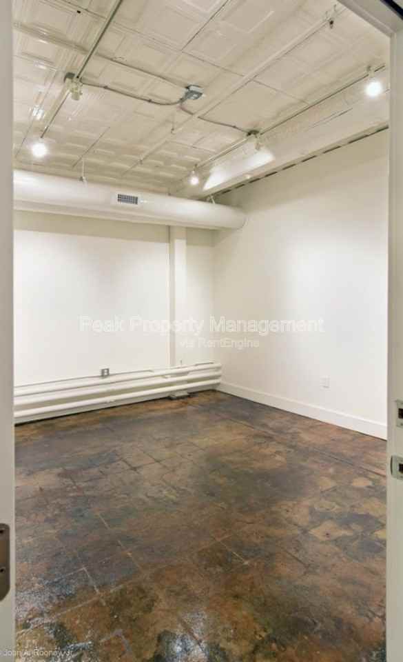 132 N Sycamore St #8 - Photo 2 of 4