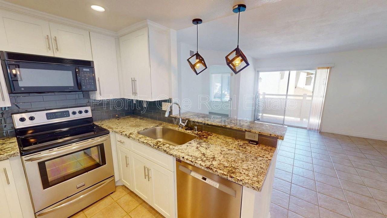 3151 Evening Way #H - Photo 4 of 24