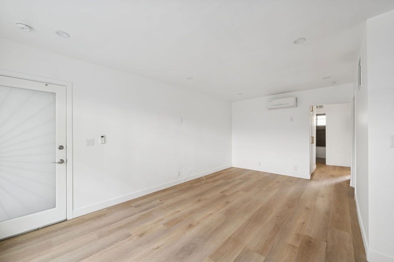 1008 N Stanley Ave #4 - Photo 5 of 17