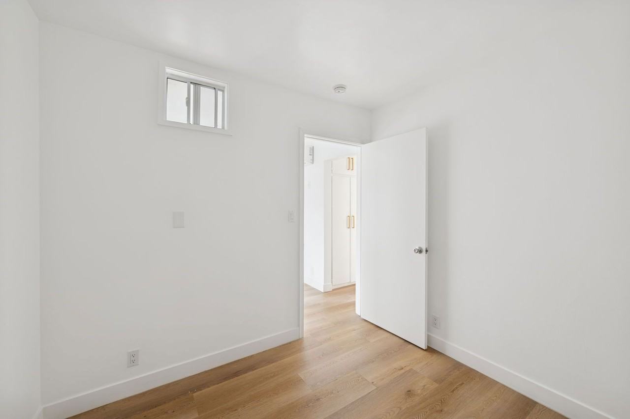 1008 N Stanley Ave #4 - Photo 7 of 17