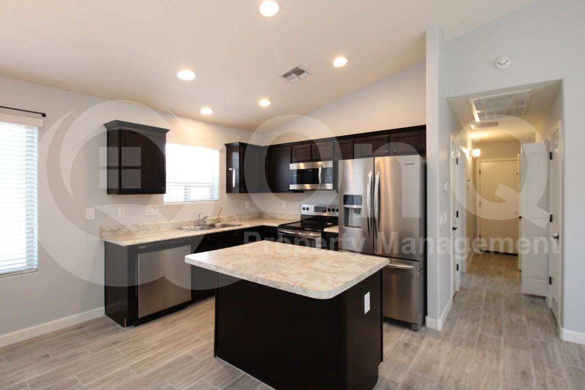 4605 E Tiger Eye Rd - Photo 4 of 24