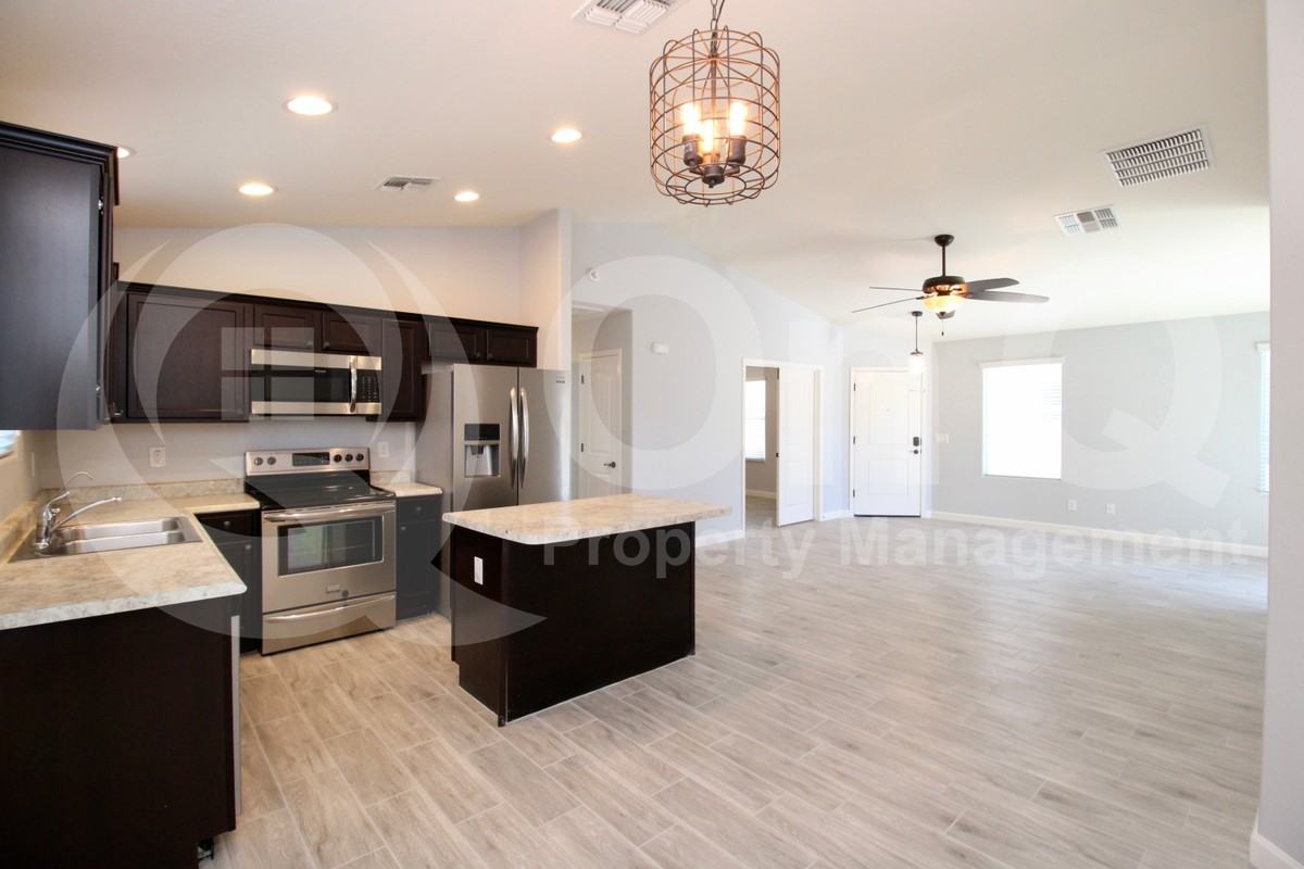 4605 E Tiger Eye Rd - Photo 5 of 24