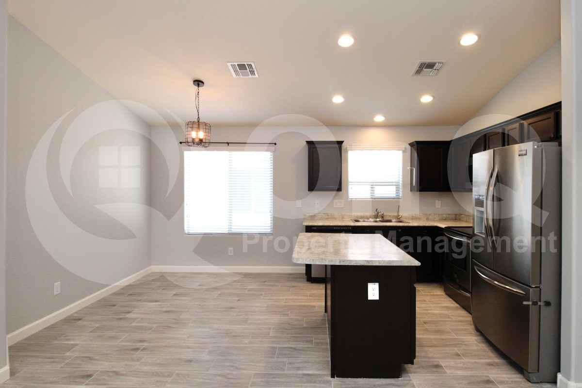 4605 E Tiger Eye Rd - Photo 6 of 24