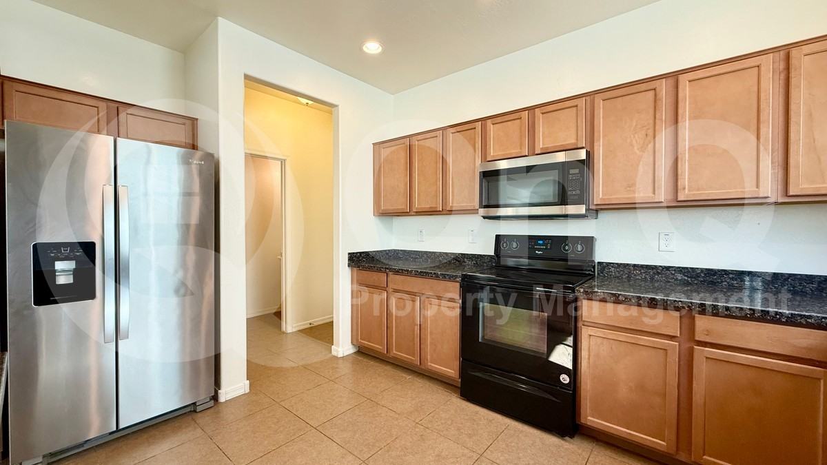 3443 W Hayduk Rd - Photo 3 of 19