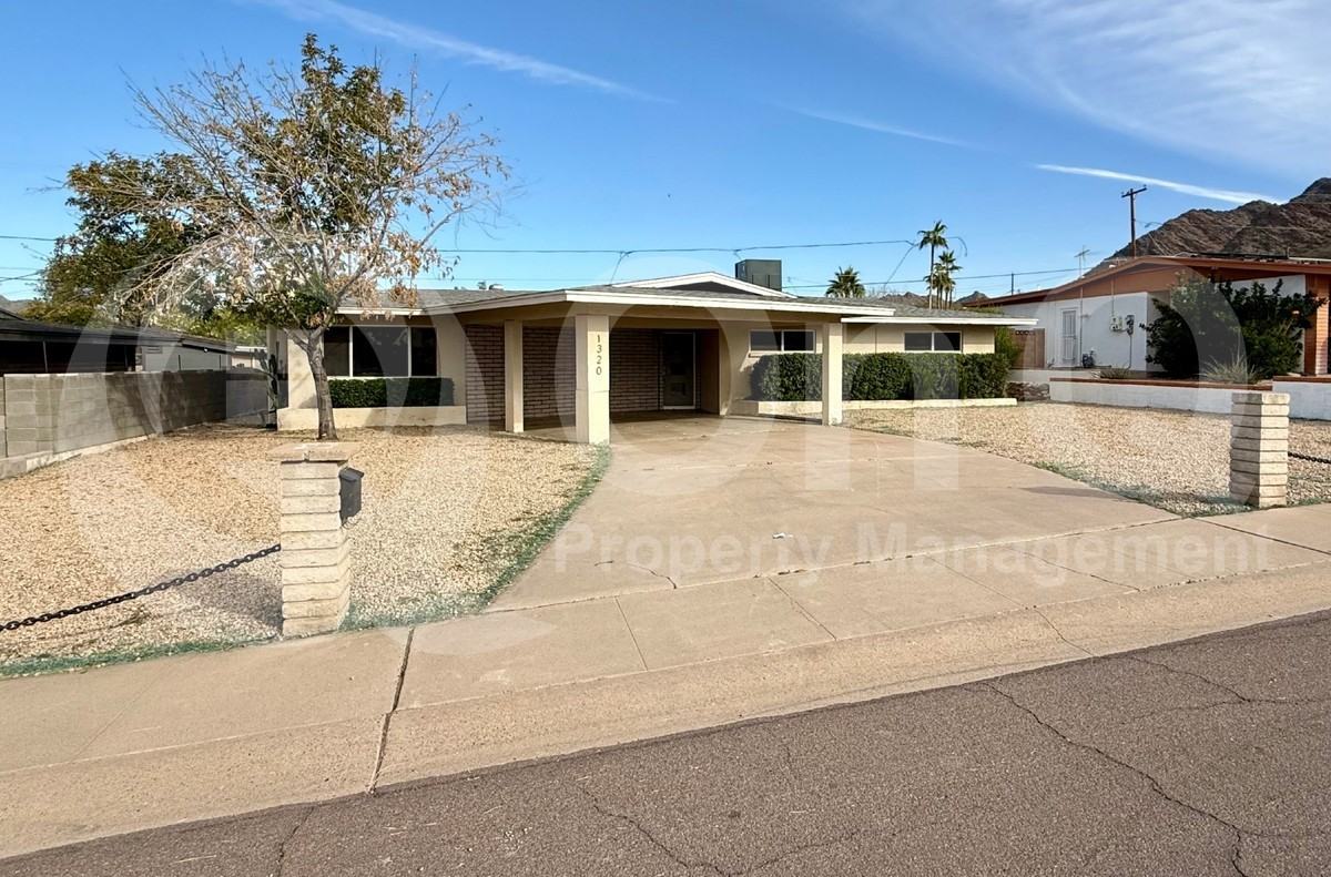 1320 E Orchid Ln - Photo 2 of 22