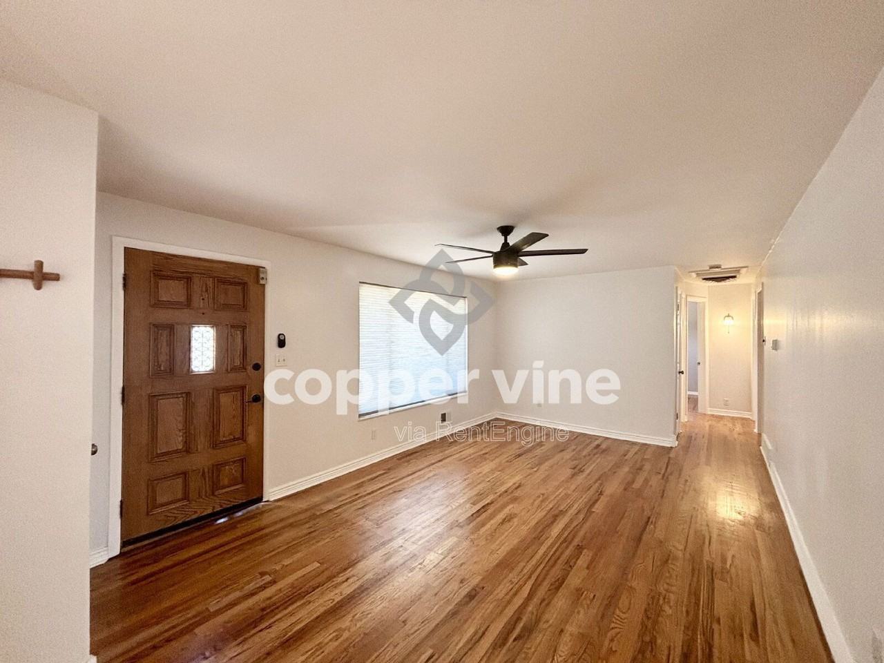 6628 Eaton St - Photo 3 of 31