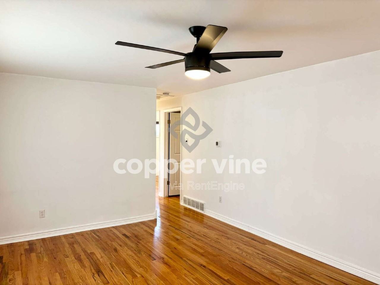 6628 Eaton St - Photo 5 of 31