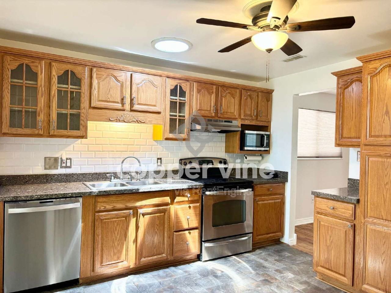 6628 Eaton St - Photo 7 of 31