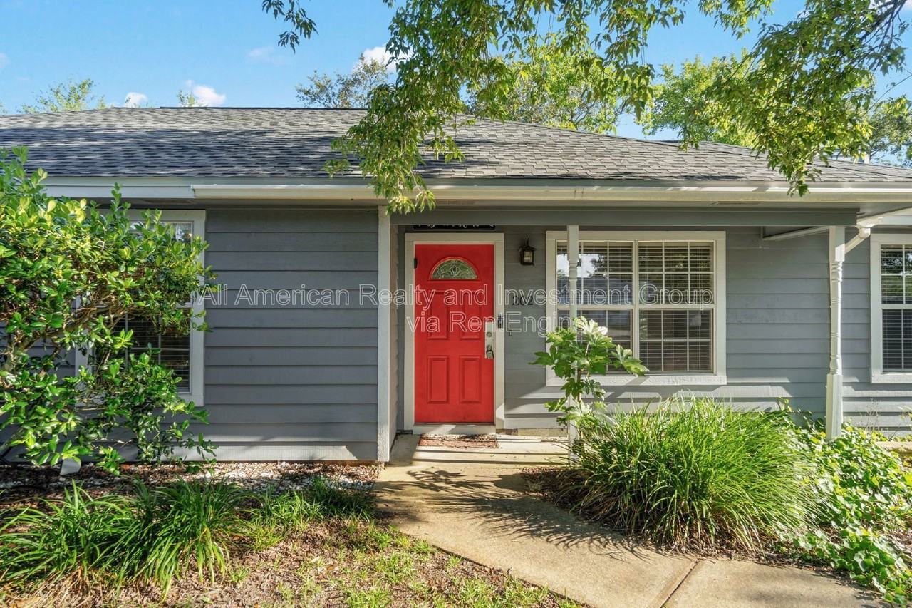 202 Stephen Ave - Photo 2 of 31