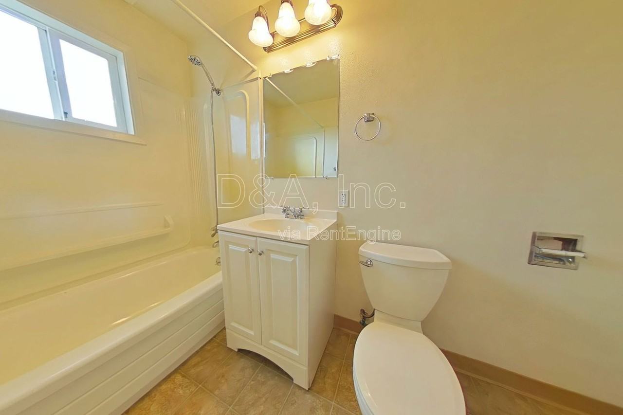 960 Nw Cleveland Ave #12 - Photo 7 of 8