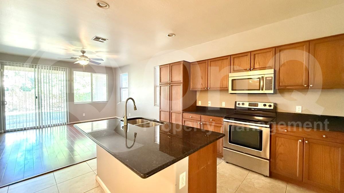 3468 E Liberty Ln - Photo 5 of 28