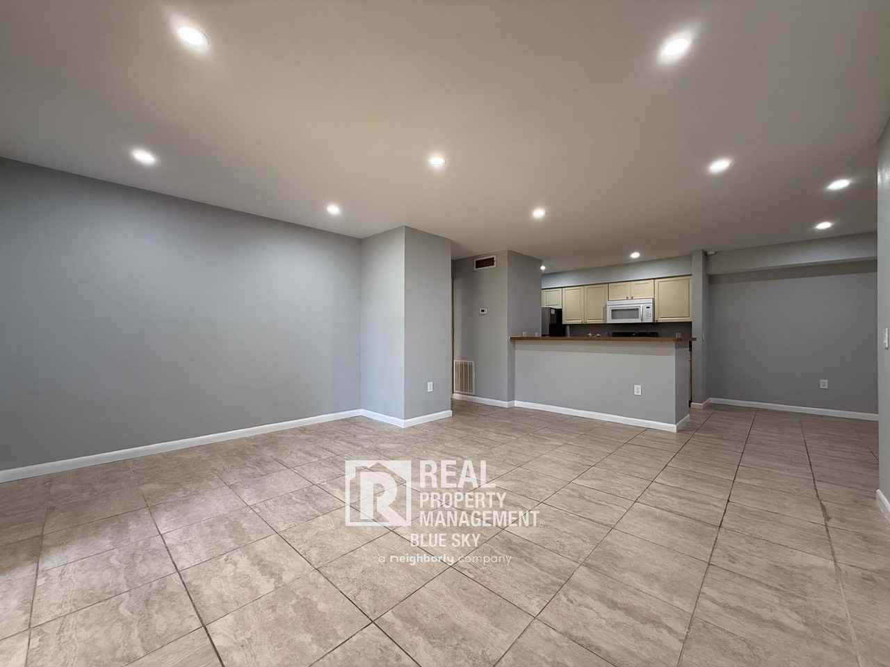 9481 Highland Oak Dr #1502 - Photo 7 of 28