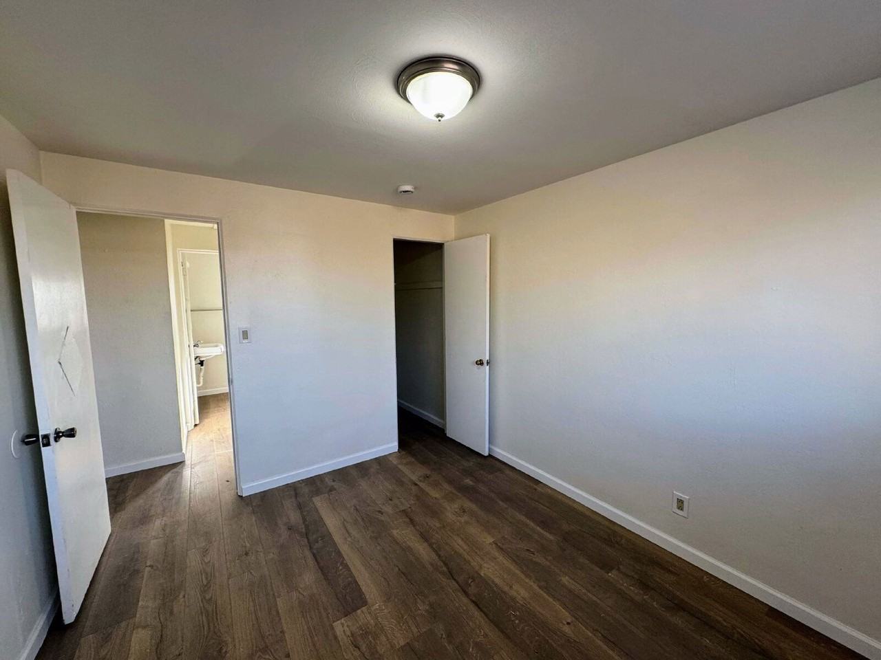 1411 Boston St - Photo 7 of 9