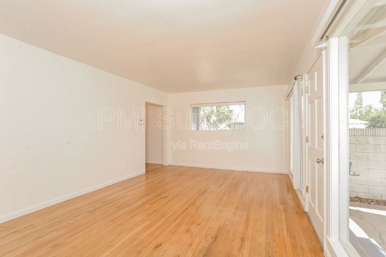 2256 Mcnab Ave - Photo 6 of 32