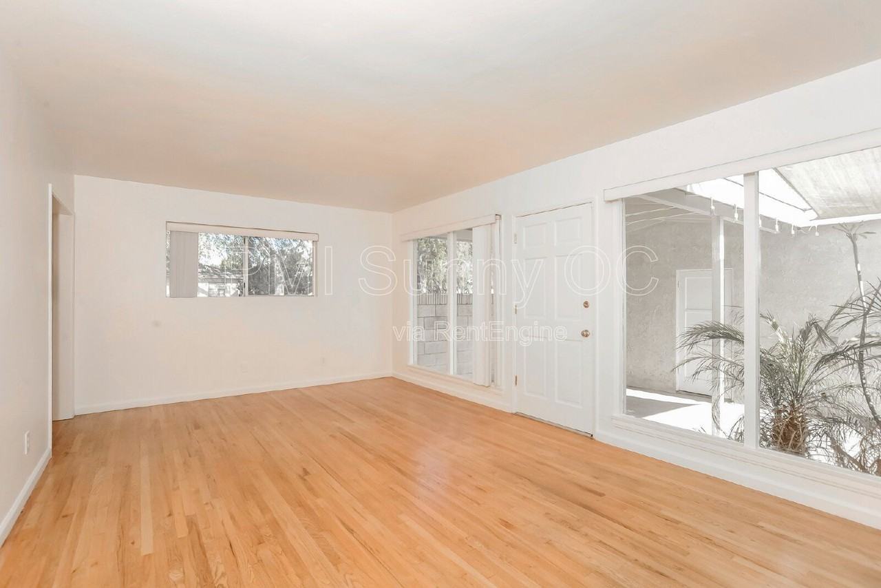 2256 Mcnab Ave - Photo 7 of 32