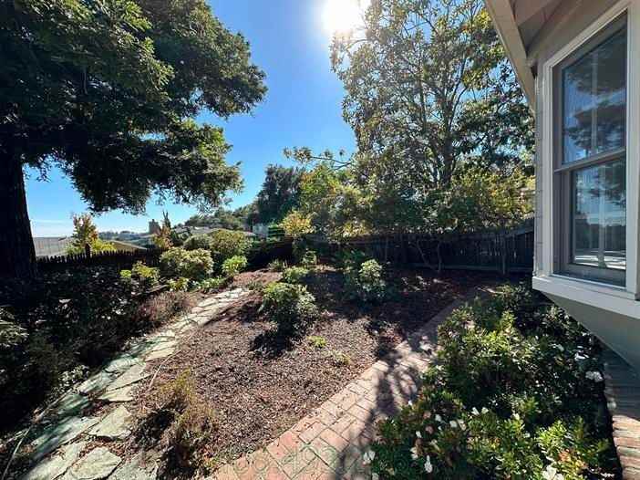 108 Club Dr - Photo 3 of 50